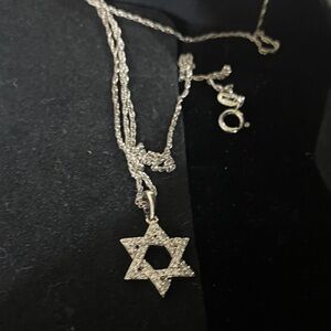 Elegant Silver Star Pendant Necklace